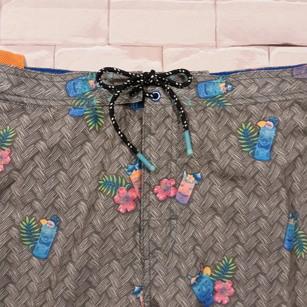 Tommy Bahama Swim Trunks Hybrid Shorts Mens XL‎ Beach Hawaiian Cocktail Gray